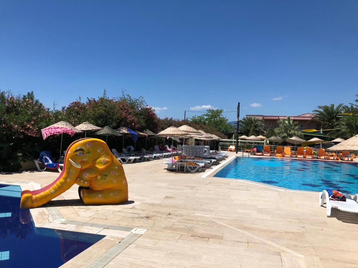 Afytos Oeren Park Mtk Hotel Екстериор снимка
