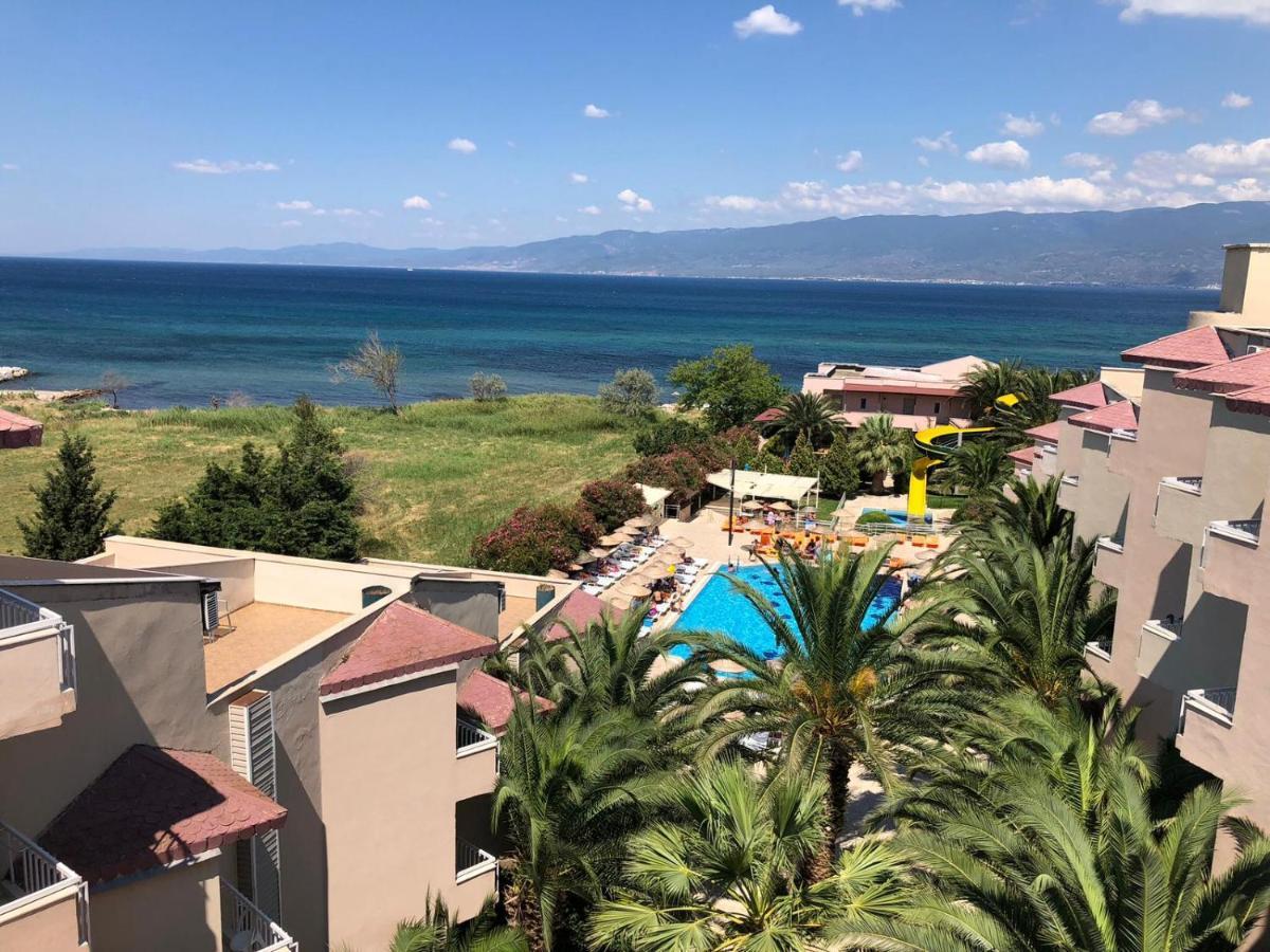 Afytos Oeren Park Mtk Hotel Екстериор снимка