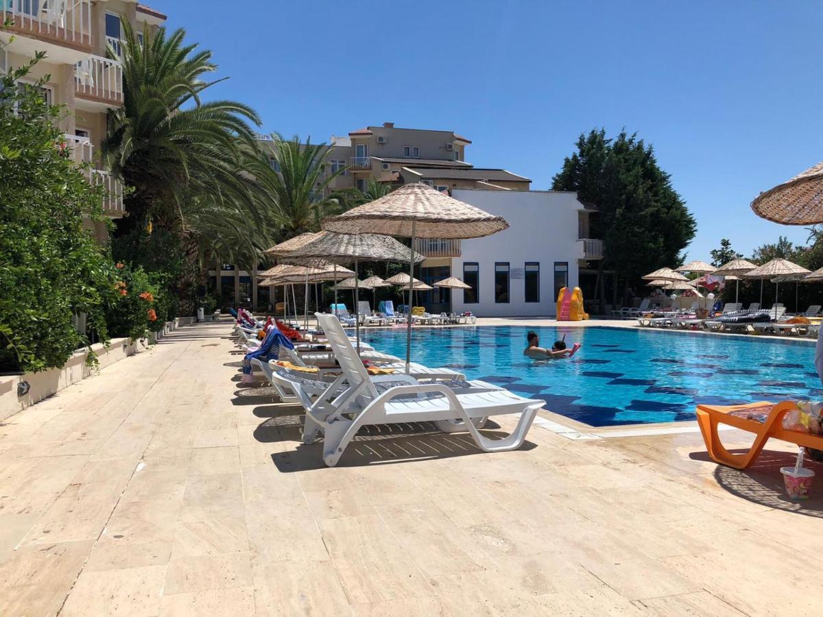 Afytos Oeren Park Mtk Hotel Екстериор снимка