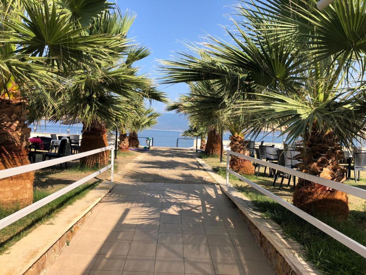 Afytos Oeren Park Mtk Hotel Екстериор снимка
