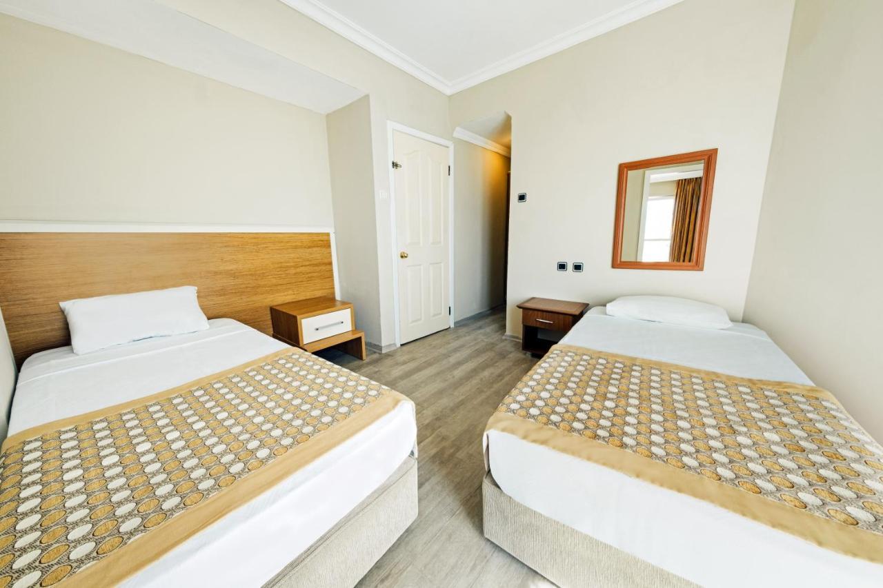 Afytos Oeren Park Mtk Hotel Екстериор снимка